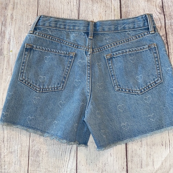 ✨Old Navy Shorts Distressed Shorts Size 10 - Picture 3 of 5